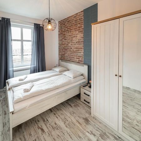 Around The World Vision Apartment - Centrum Opole Bagian luar foto
