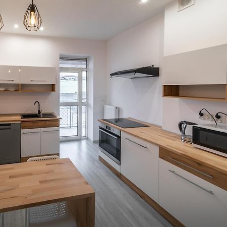 Around The World Vision Apartment - Centrum Opole Bagian luar foto