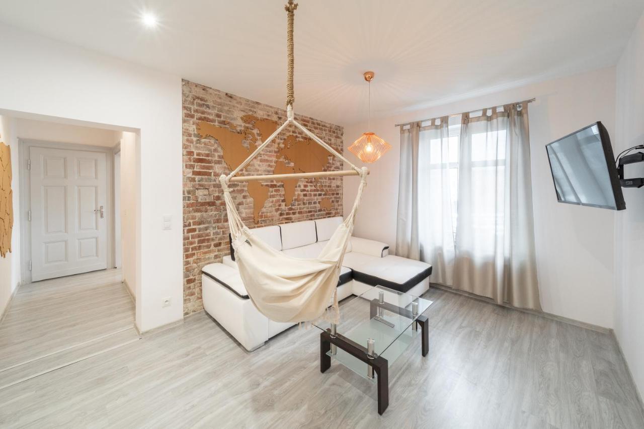 Around The World Vision Apartment - Centrum Opole Bagian luar foto