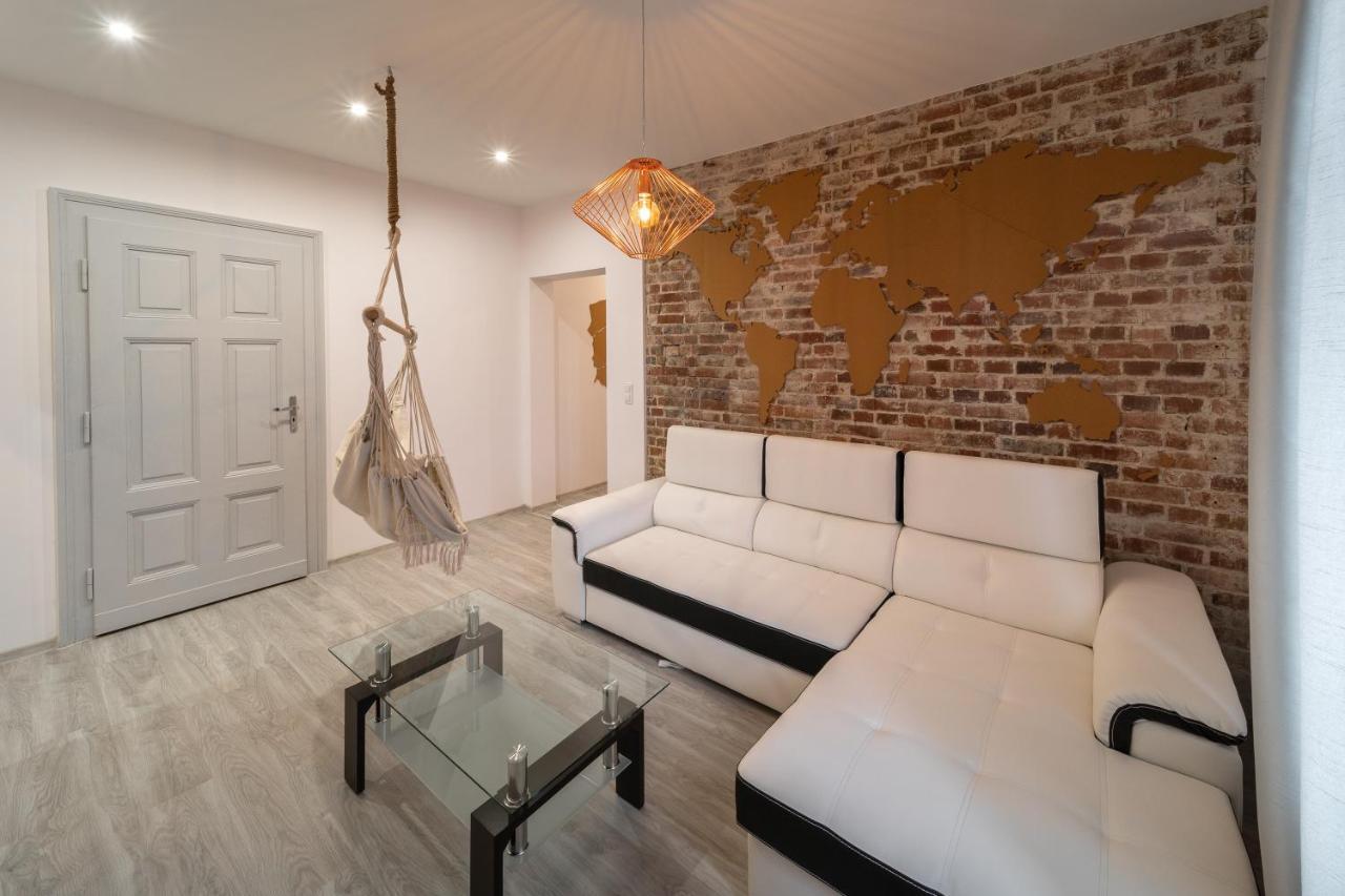 Around The World Vision Apartment - Centrum Opole Bagian luar foto